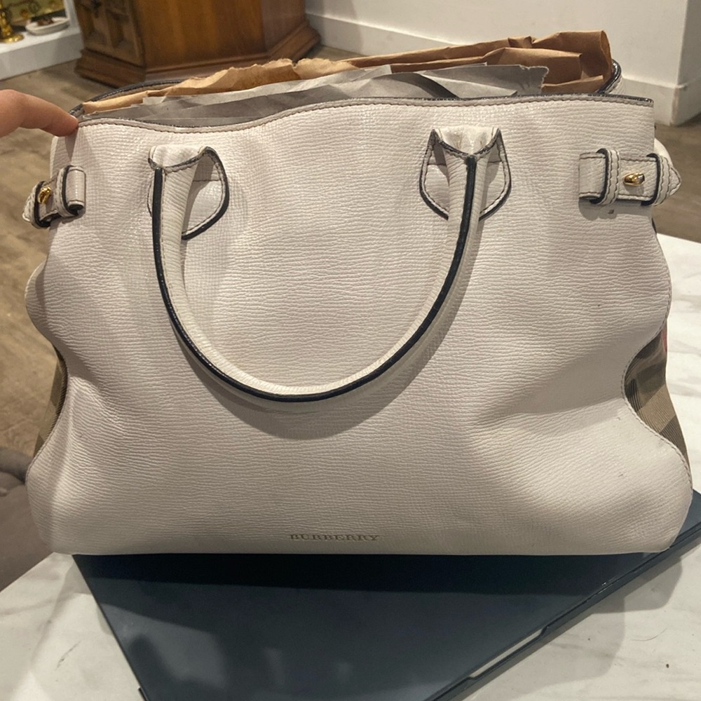 White Burberry Banner Bag with Crossbody Straps with COA